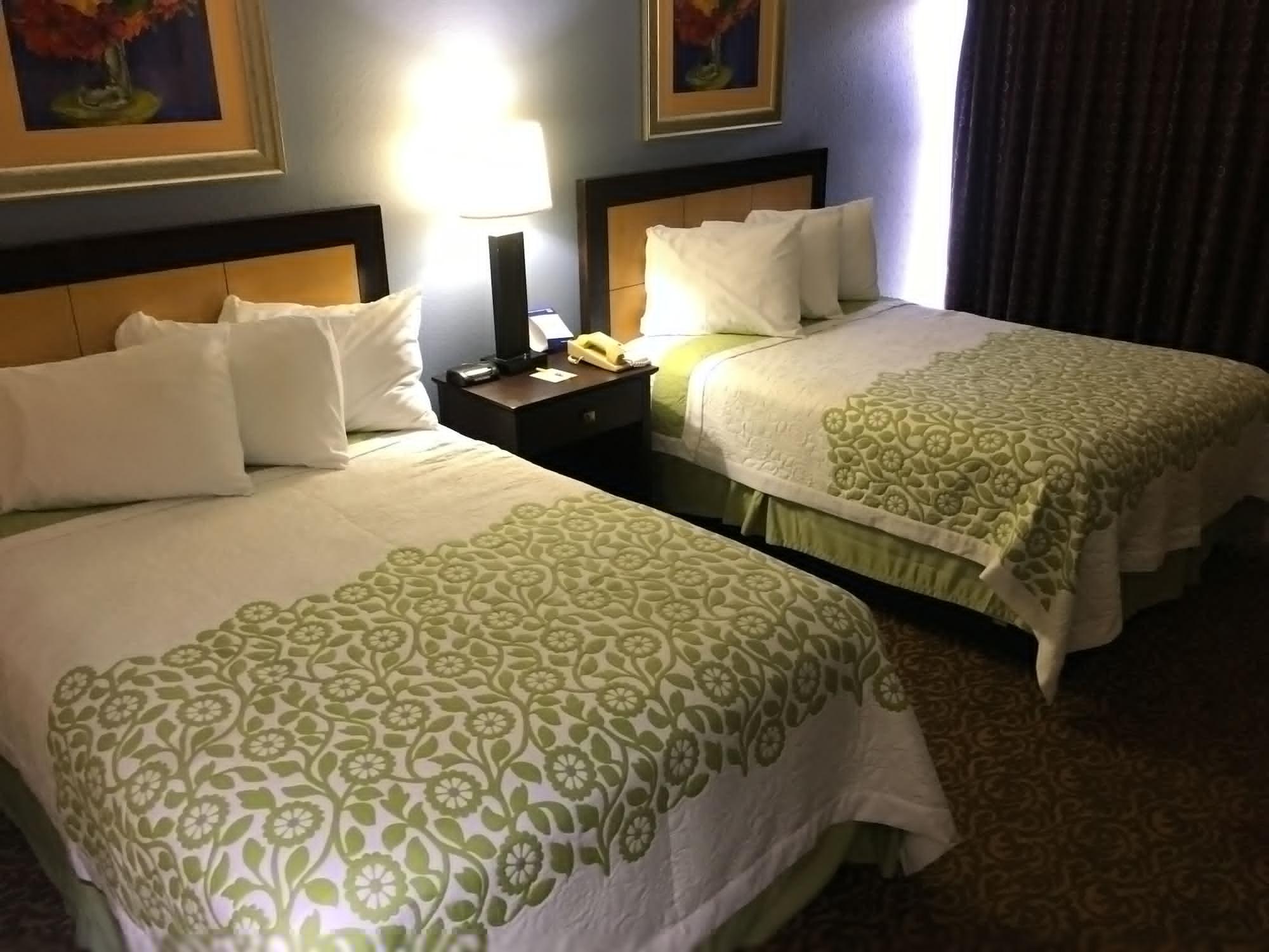 Days Inn & Suites By Wyndham Tampa - Ybor City Kültér fotó