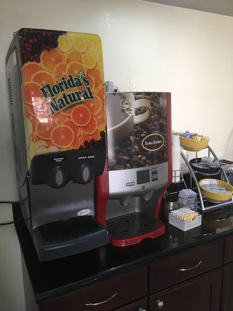 Days Inn & Suites By Wyndham Tampa - Ybor City Kültér fotó