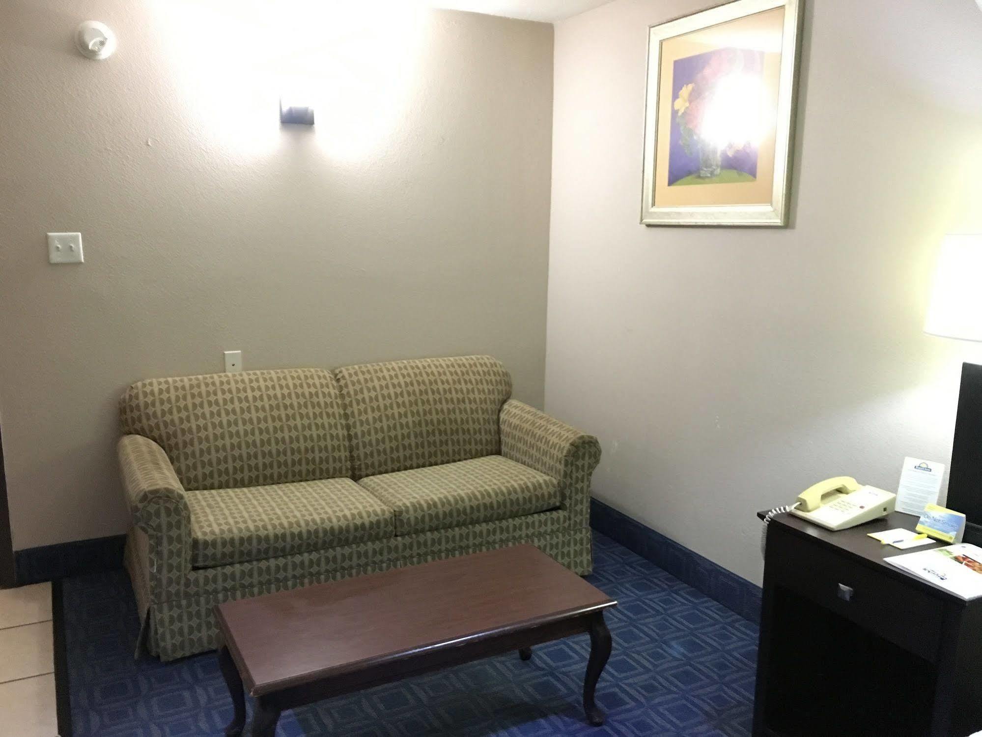 Days Inn & Suites By Wyndham Tampa - Ybor City Kültér fotó