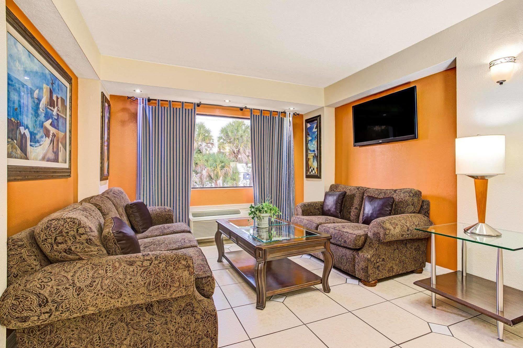 Days Inn & Suites By Wyndham Tampa - Ybor City Kültér fotó