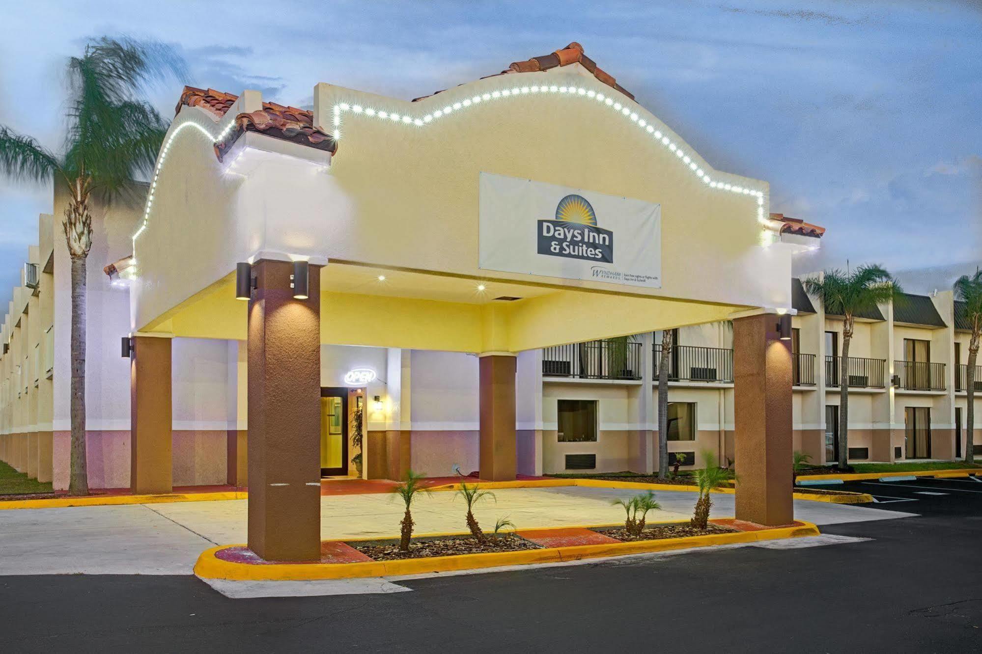 Days Inn & Suites By Wyndham Tampa - Ybor City Kültér fotó